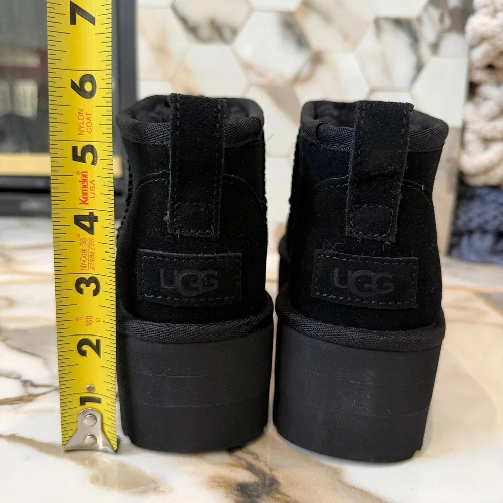 UGG Classic Ultra Mini Platform Black Suede Sheepskin Lined Ankle Boots Womens 6